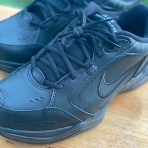 Nike air monarch IV black men size 12